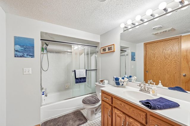 2115 Decatur Avenue N, Golden Valley, MN 55427