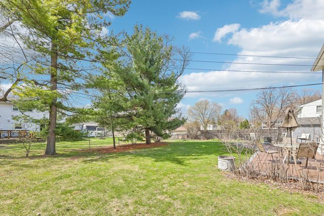 2115 Decatur Avenue N, Golden Valley, MN 55427