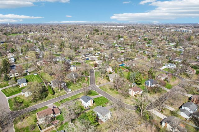 2115 Decatur Avenue N, Golden Valley, MN 55427