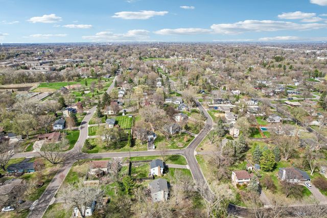 2115 Decatur Avenue N, Golden Valley, MN 55427