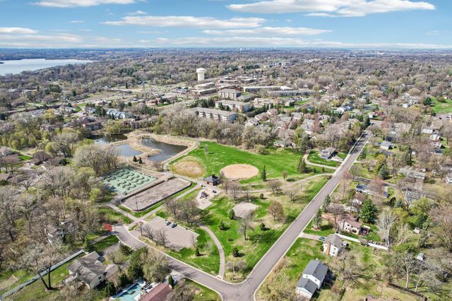 2115 Decatur Avenue N, Golden Valley, MN 55427