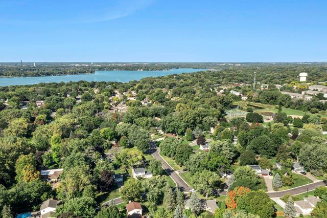 2115 Decatur Avenue N, Golden Valley, MN 55427