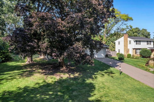 2115 Decatur Avenue N, Golden Valley, MN 55427