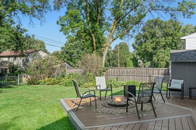 2115 Decatur Avenue N, Golden Valley, MN 55427