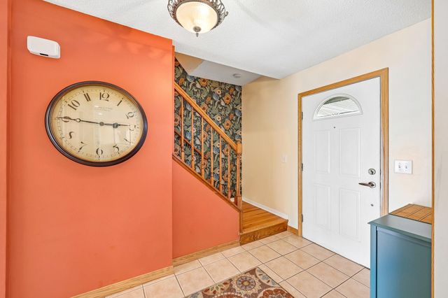2115 Decatur Avenue N, Golden Valley, MN 55427