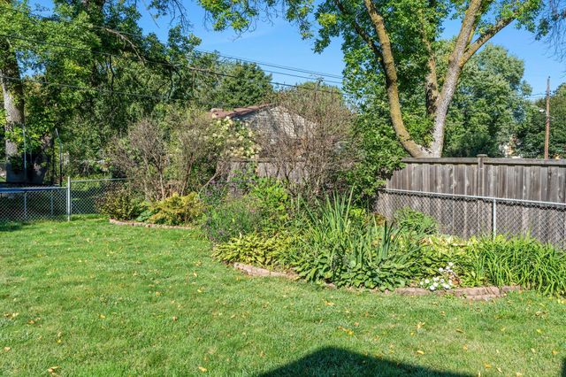 2115 Decatur Avenue N, Golden Valley, MN 55427