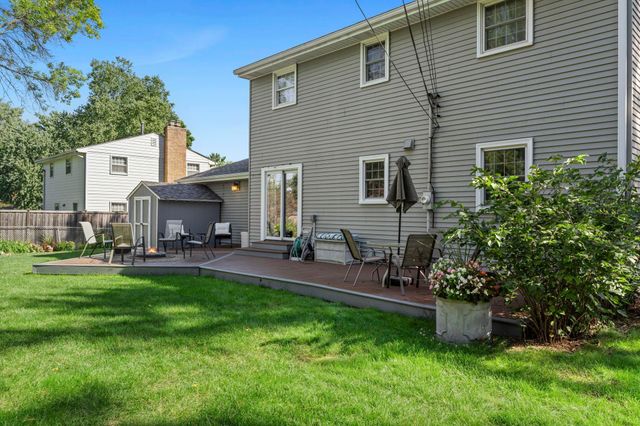 2115 Decatur Avenue N, Golden Valley, MN 55427