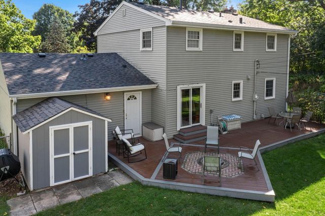 2115 Decatur Avenue N, Golden Valley, MN 55427