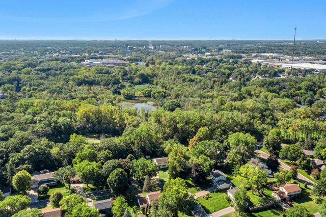 2115 Decatur Avenue N, Golden Valley, MN 55427