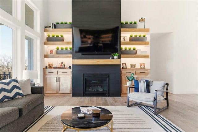 15232 W 171st Terrace, Olathe, KS 66062