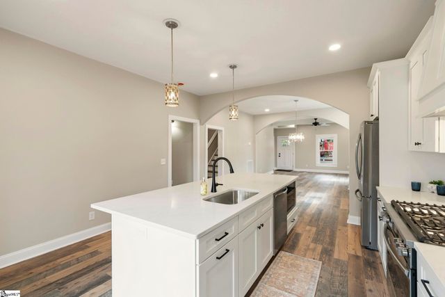 34 3rd Street, Greenville, SC 29611