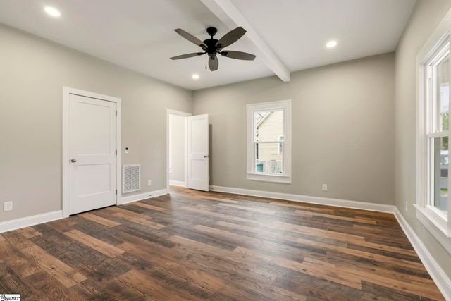 34 3rd Street, Greenville, SC 29611