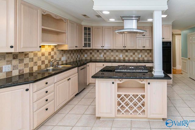 4540 Arrowhead Drive SE, Decatur, AL 35603