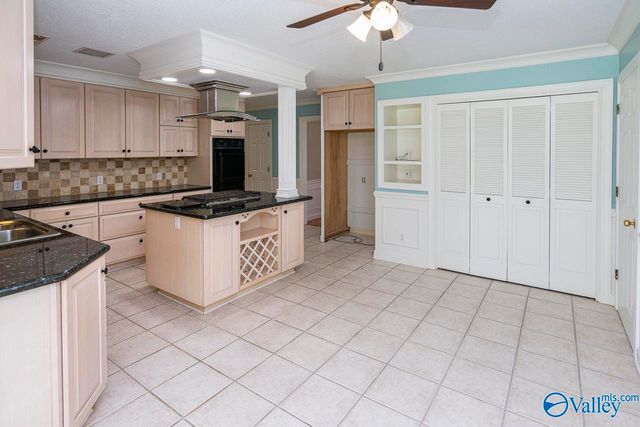 4540 Arrowhead Drive SE, Decatur, AL 35603
