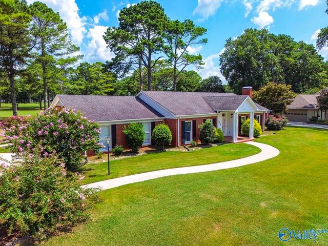 4540 Arrowhead Drive SE, Decatur, AL 35603