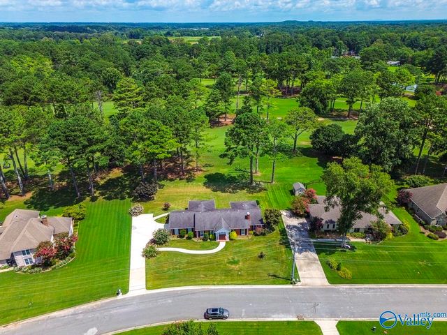 4540 Arrowhead Drive SE, Decatur, AL 35603
