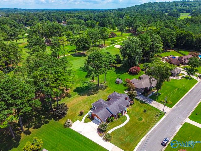 4540 Arrowhead Drive SE, Decatur, AL 35603
