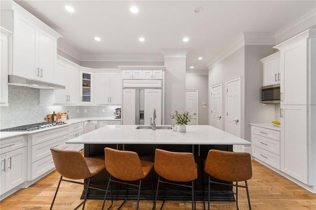 5120 Post Oak Tritt Road NE, Roswell, GA 30075
