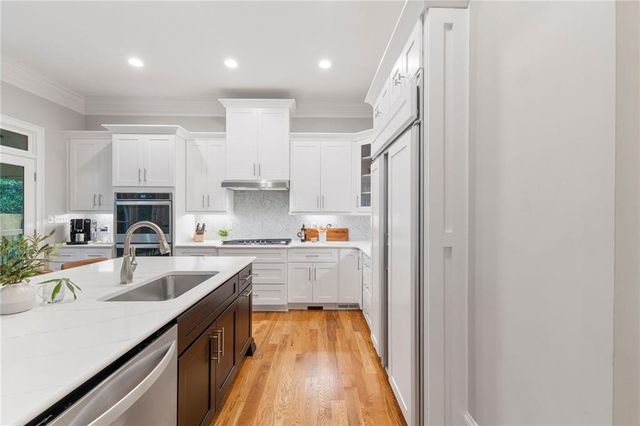 5120 Post Oak Tritt Road NE, Roswell, GA 30075