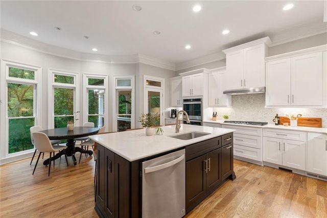 5120 Post Oak Tritt Road NE, Roswell, GA 30075