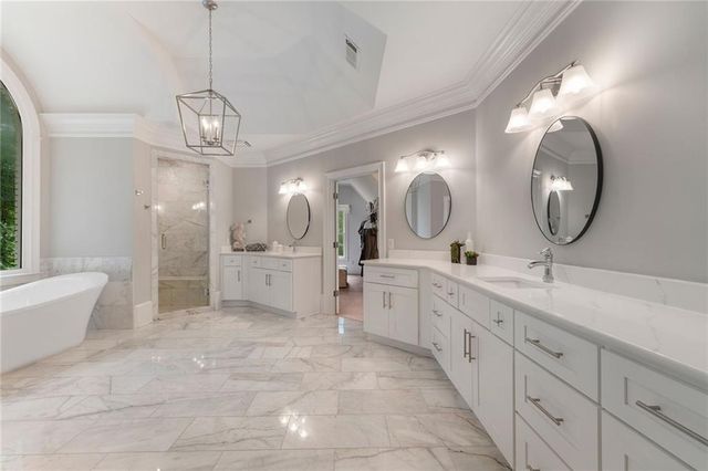 5120 Post Oak Tritt Road NE, Roswell, GA 30075