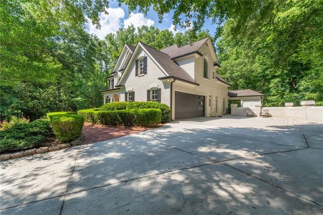 5120 Post Oak Tritt Road NE, Roswell, GA 30075