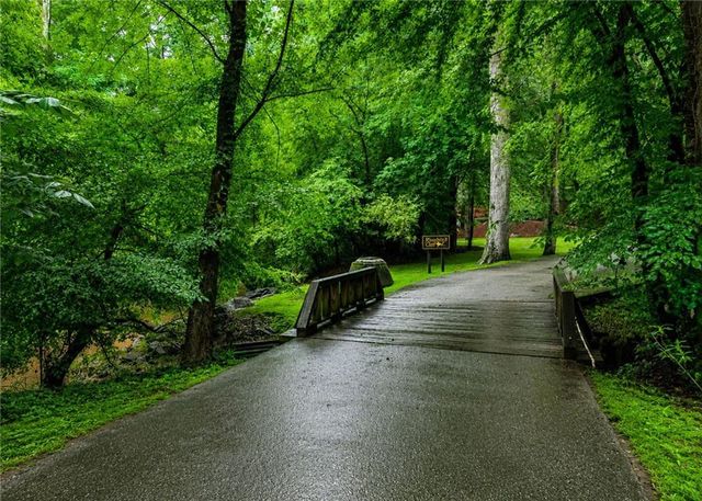 5120 Post Oak Tritt Road NE, Roswell, GA 30075
