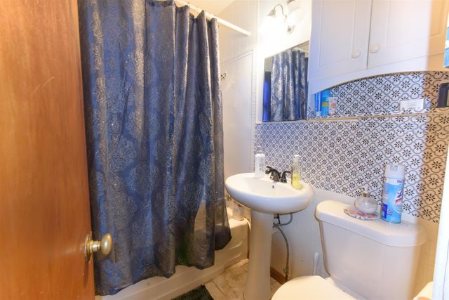 1807 Roanoke St, Wichita, KS 67218