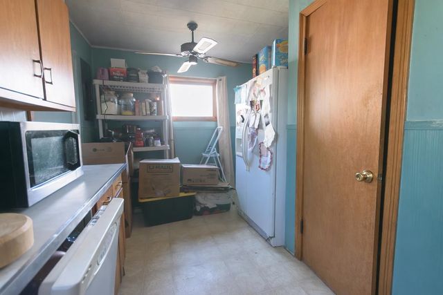 1807 Roanoke St, Wichita, KS 67218