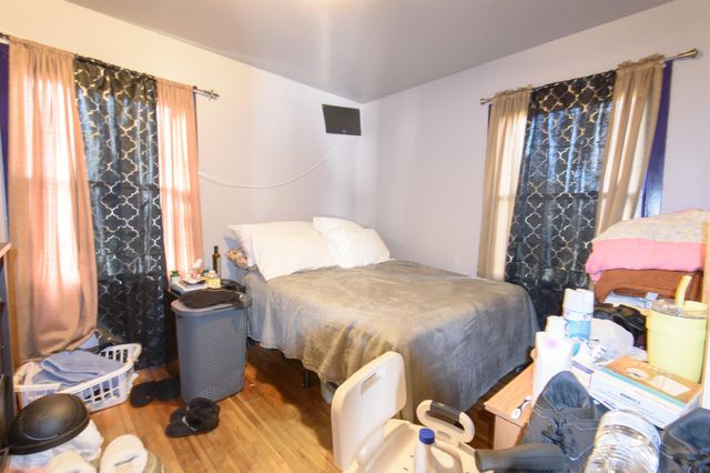 1807 Roanoke St, Wichita, KS 67218