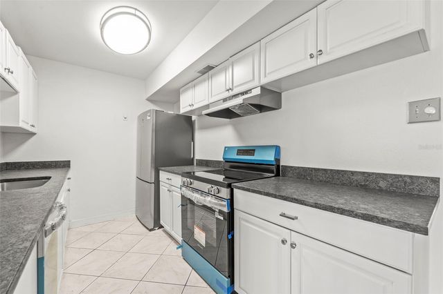 10355 PARADISE BOULEVARD 403, Treasure Island, FL 33706