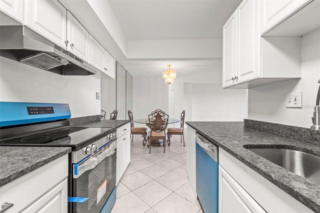 10355 PARADISE BOULEVARD 403, Treasure Island, FL 33706