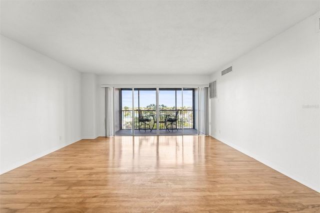 10355 PARADISE BOULEVARD 403, Treasure Island, FL 33706