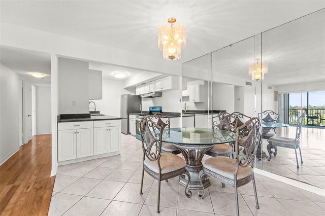 10355 PARADISE BOULEVARD 403, Treasure Island, FL 33706