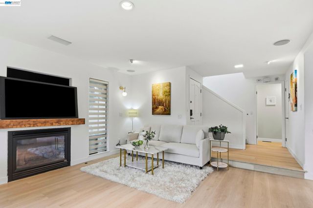 60 Jacklin Pl, Milpitas, CA 95035