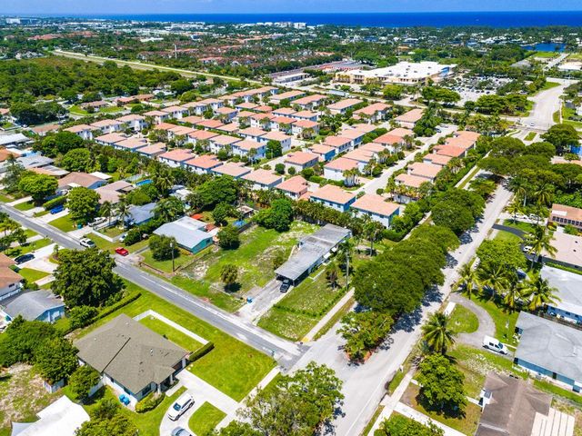 335 Gulfstream Boulevard, Boynton Beach, FL 33435