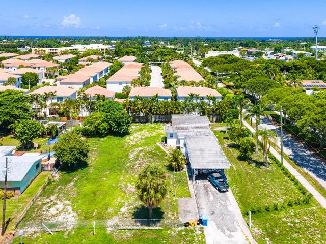 335 Gulfstream Boulevard, Boynton Beach, FL 33435