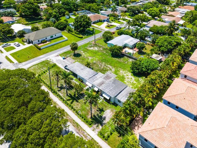 335 Gulfstream Boulevard, Boynton Beach, FL 33435