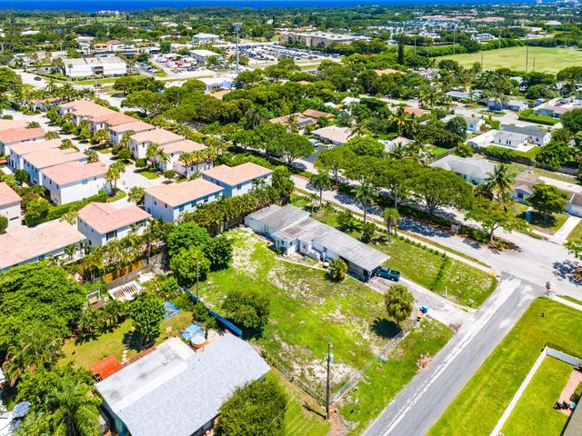 335 Gulfstream Boulevard, Boynton Beach, FL 33435