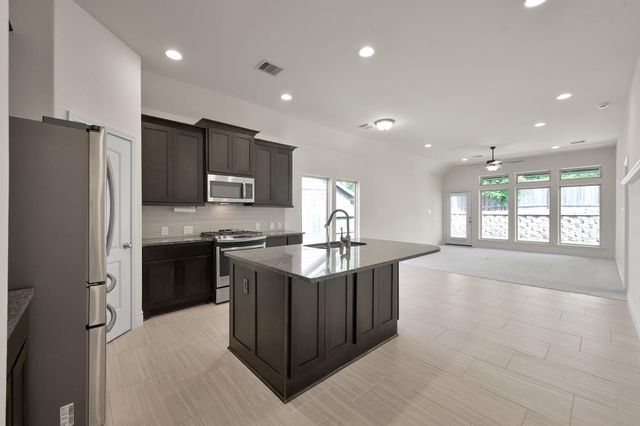122 Kinnerly Peak Place, Montgomery, TX 77316