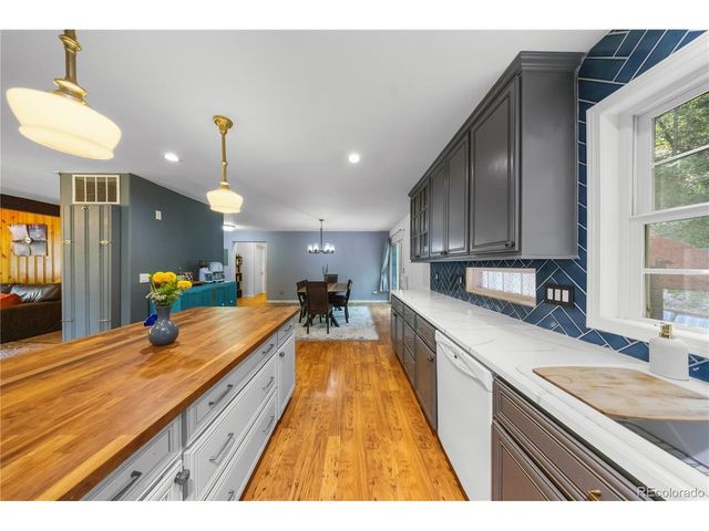 32 Idlewild Ln, Loveland, CO 80537