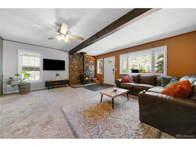 32 Idlewild Ln, Loveland, CO 80537