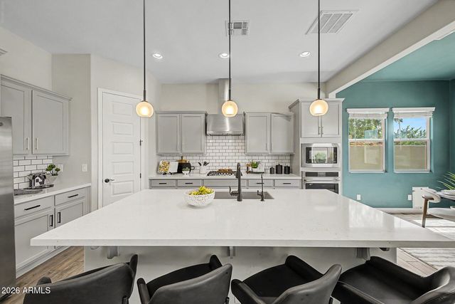 10717 E TARRAGON Avenue, Mesa, AZ 85212