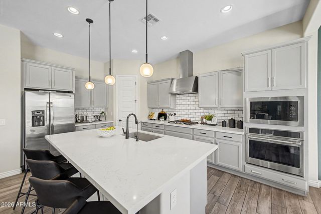 10717 E TARRAGON Avenue, Mesa, AZ 85212