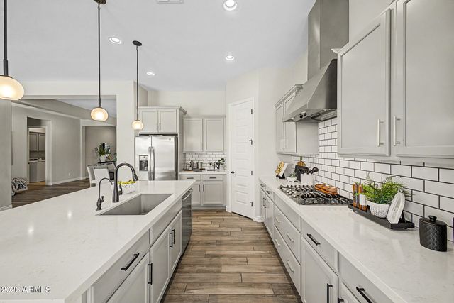 10717 E TARRAGON Avenue, Mesa, AZ 85212