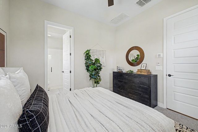 10717 E TARRAGON Avenue, Mesa, AZ 85212