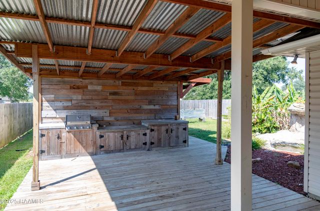 111 Gray Birch Loop, Youngsville, LA 70592