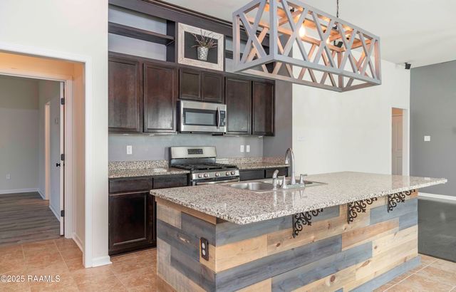 111 Gray Birch Loop, Youngsville, LA 70592