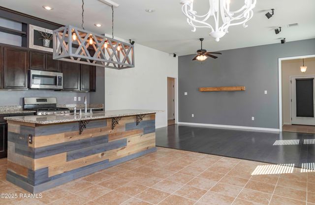 111 Gray Birch Loop, Youngsville, LA 70592