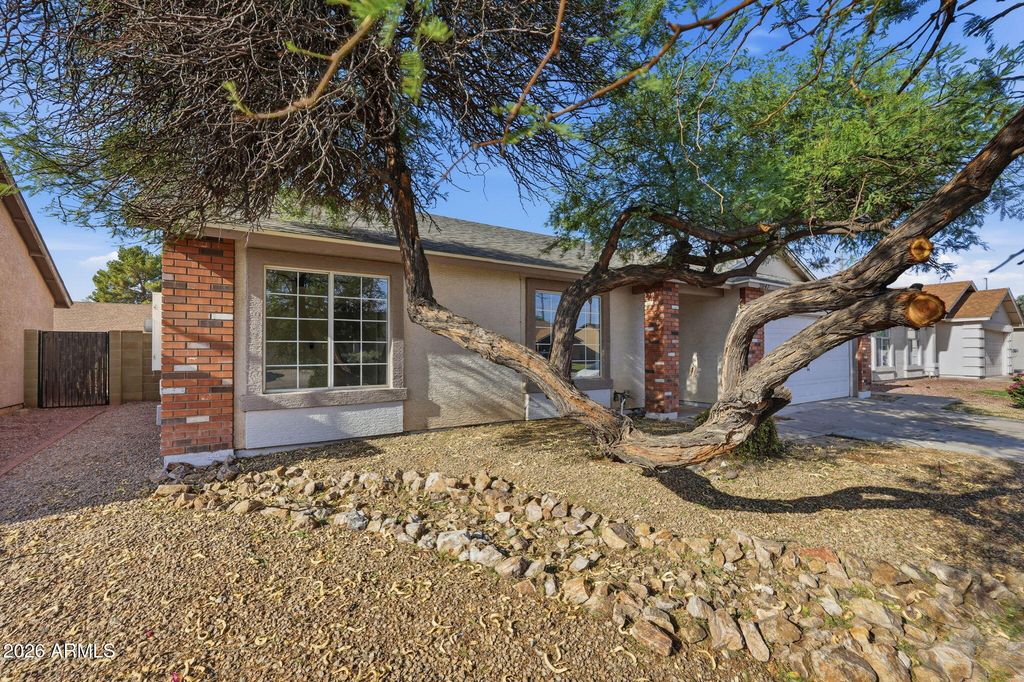 2047 E TEMPLE Court, Gilbert, AZ 85296 — photo 2